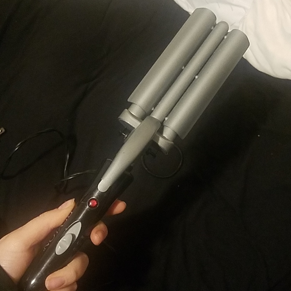 Revlon crimper